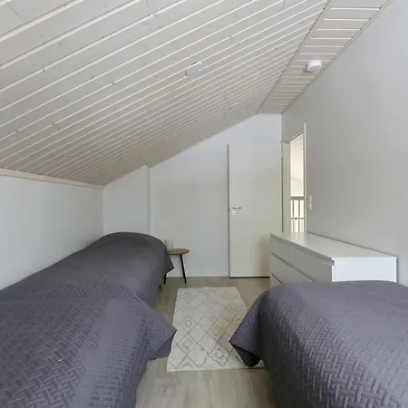 Kaetkaenhuippu 5 B Леви